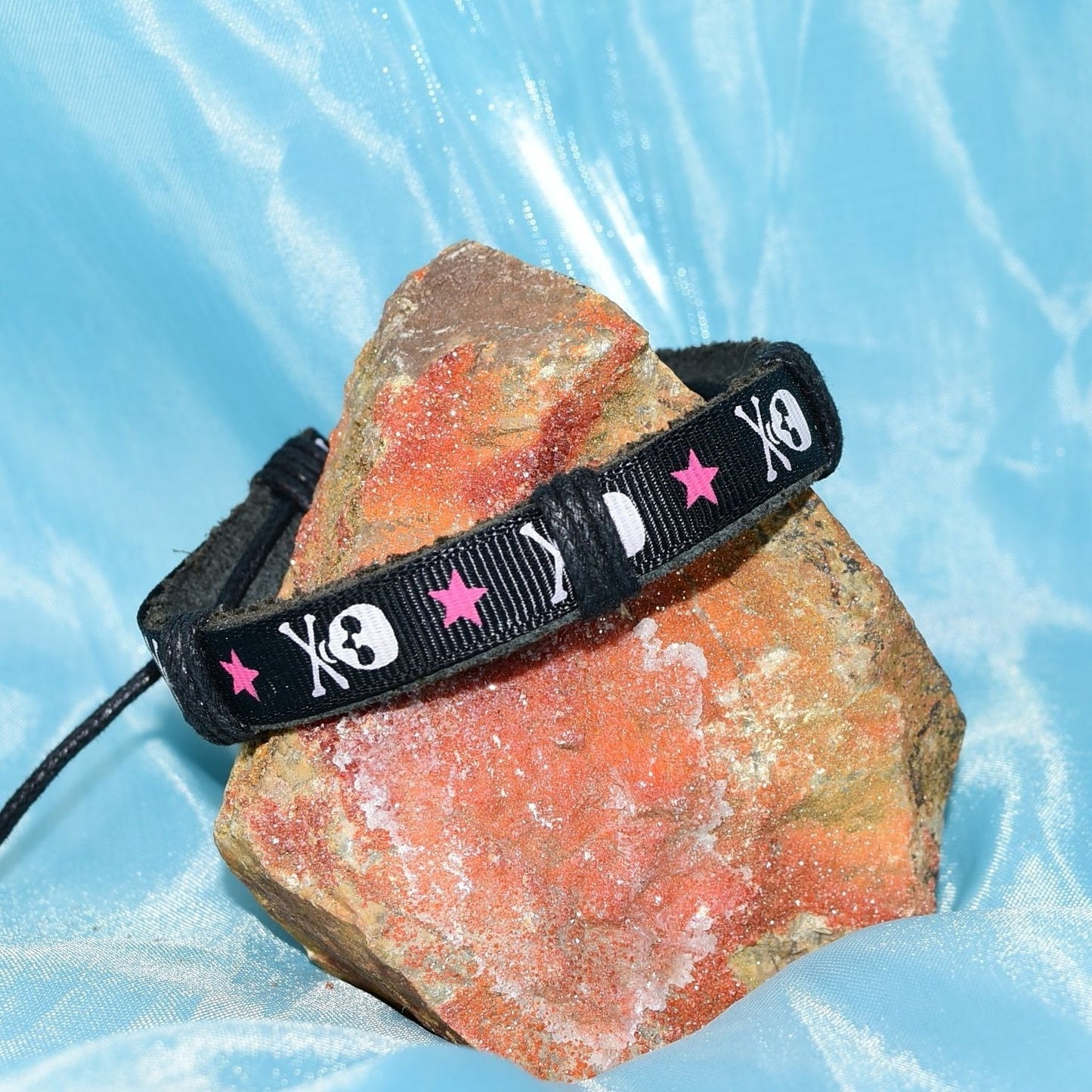 Rey Ribbon Womens Leather Tie Bracelet Skull Crossbones Pink Star Gift Packaged